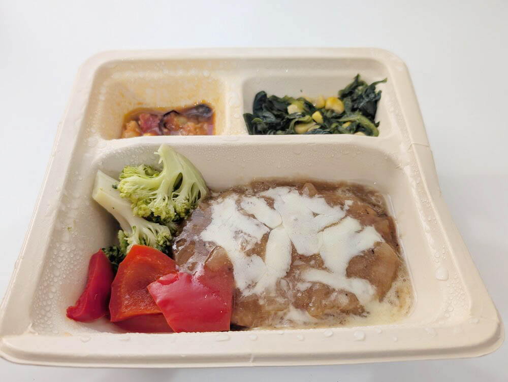 三ツ星ファームの主菜+副菜3品を実際に温めたレビュー写真